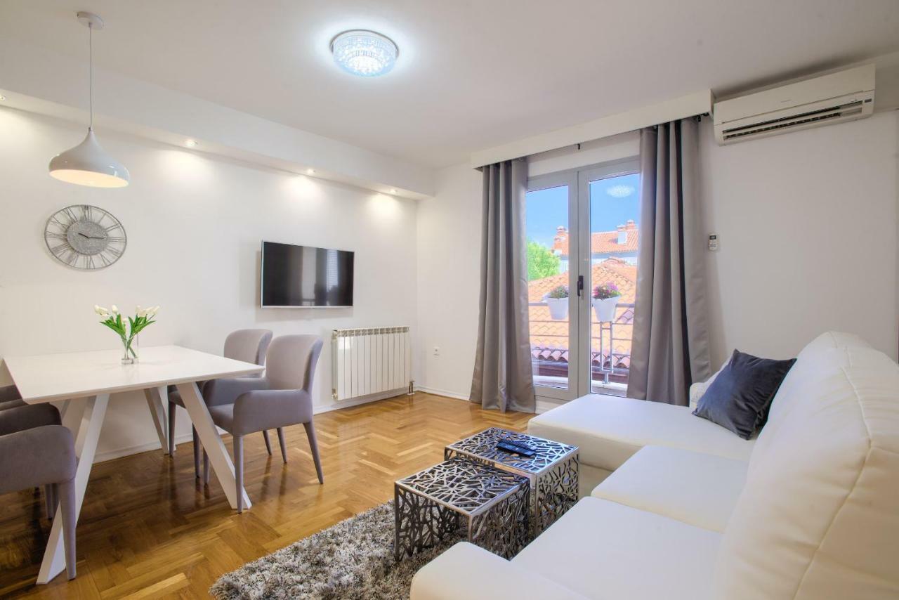 Apartment San Rocco Center Pula Exterior foto